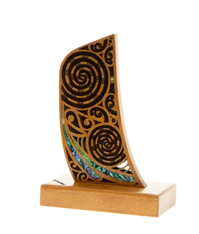 Cultural Waka Stern Medium