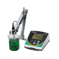 pH 700 Benchtop Meter,